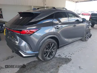 2024 Lexus RX 350 z VIN 2T2BAMCA8RC055389, wystawiony jako IAAI lot #42146492 z przebiegiem 18 002 mil mil oraz . Historia ofert i sprzedaży dostępna na DreamBid. Obrazek 4.