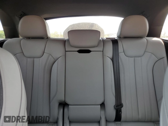 2024 Audi Q5 S line Premium z VIN WA1GAAFY6R2112201, wystawiony jako Copart lot #54532985 z przebiegiem 10 795 mil mil oraz Szkoda całkowita • Salvage title. Historia ofert i sprzedaży dostępna na DreamBid. Obrazek 10.