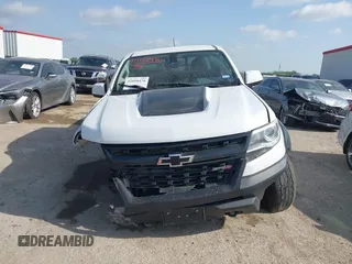 2019 Chevrolet Colorado 4WD ZR2 z VIN 1GCGTEEN7K1202435, wystawiony jako IAAI lot #42058476 z przebiegiem 150 717 mil mil oraz . Historia ofert i sprzedaży dostępna na DreamBid. Obrazek 12.