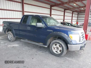 2009 Ford F-150 XL with VIN 1FTPX14V99FA81063, listed as a IAAI auction lot 40769810 with 238,472 mi miles. Bid and sale history available at carsss.com. Image 1.