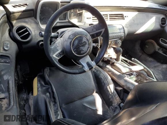 2010 Chevrolet Camaro 2SS z VIN 2G1FK1EJ2A9110494, wystawiony jako Copart lot #52714205 z przebiegiem Nie podano mil oraz Szkody całkowita. Historia ofert i sprzedaży dostępna na DreamBid. Obrazek 8.