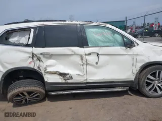 2016 Honda Pilot Touring with VIN 5FNYF6H90GB102403, listed as a IAAI auction lot 42007825 with 69,450 mi miles. Bid and sale history available at carsss.com. Image 6.