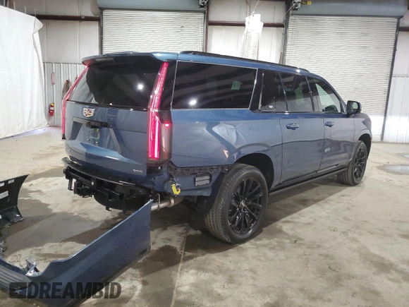 2025 Cadillac Escalade z VIN 1GYS9PRLXSR129201, wystawiony jako Copart lot #59422345 z przebiegiem 775 mil mil oraz Szkoda całkowita • Salvage title. Historia ofert i sprzedaży dostępna na DreamBid. Obrazek 3.