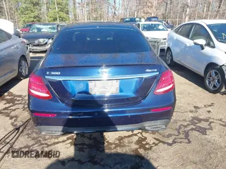 2019 Mercedes-Benz E-Class E 300 with VIN WDDZF4KB8KA624403, listed as a IAAI auction lot 40979733 with 76,496 mi miles. Bid and sale history available at carsss.com. Image 16.