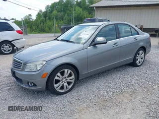 2009 Mercedes-Benz C 300 Sport z VIN WDDGF81X39F208736, wystawiony jako IAAI lot #42151686 z przebiegiem 131 582 mil mil oraz . Historia ofert i sprzedaży dostępna na DreamBid. Obrazek 2.