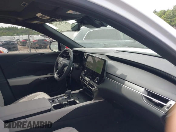 2025 Lexus RX 350 с VIN 2T2BAMCA4SC098441, выставлен на аукционе IAAI как лот 42324318 с пробегом 4 287 миль миль и . История ставок и продаж доступна на DreamBid. Изображение 5.