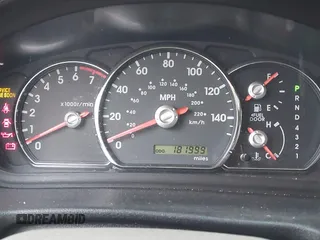 2011 Mitsubishi Endeavor SE z VIN 4A4JN3AS3BE018255, wystawiony jako IAAI lot #41944840 z przebiegiem 181 999 mil mil oraz . Historia ofert i sprzedaży dostępna na DreamBid. Obrazek 7.