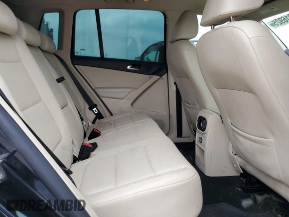 2011 Volkswagen Tiguan SE with VIN WVGBV7AX3BW551114, listed as a Copart auction lot 56016925 with 122,259 mi miles and Clean Title. Bid and sale history available at DreamBid. Image 10.