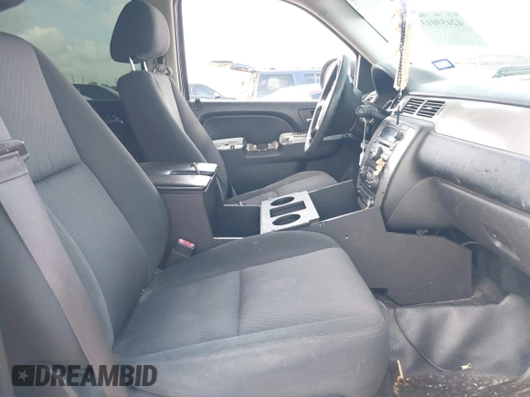 2013 Chevrolet Tahoe Commercial with VIN 1GNLC2E06DR273218, listed as a IAAI auction lot 42459013 with 181,495 mi miles and . Bid and sale history available at DreamBid. Image 5.