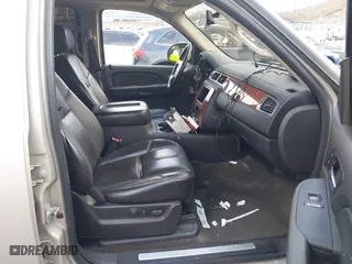 2007 Chevrolet Suburban LT with VIN 1GNFK16327J210722, listed as a IAAI auction lot 41899366 with 1 mi miles. Bid and sale history available at carsss.com. Image 5.