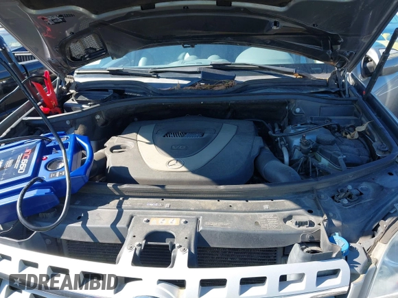 2010 Mercedes-Benz M 350 with VIN 4JGBB8GBXAA563623, listed as a IAAI auction lot 42188581 with 149,568 mi miles and . Bid and sale history available at DreamBid. Image 10.