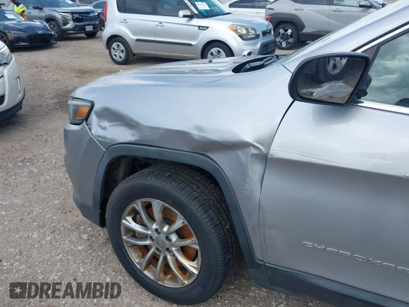 2019 Jeep Cherokee Altitude with VIN 1C4PJLLB5KD151339, listed as a IAAI auction lot 42755601 with 92,878 mi miles and . Bid and sale history available at DreamBid. Image 18.