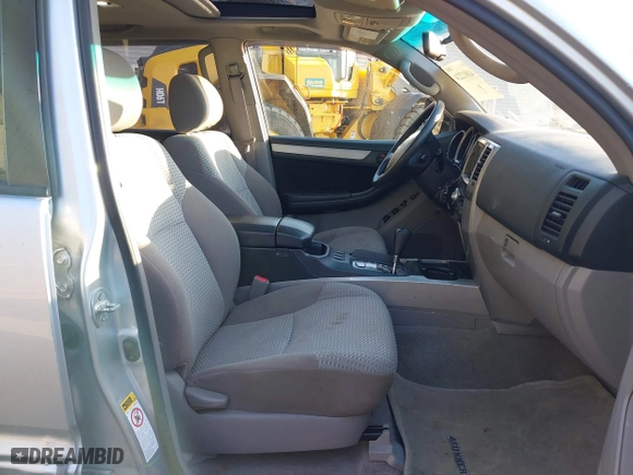 2006 Toyota 4Runner SR5 with VIN JTEBU14R668070572, listed as a IAAI auction lot 41812224 with 133,906 mi miles. Bid and sale history available at carsss.com. Image 5.