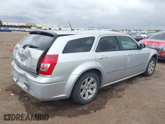 2008 Dodge Magnum SXT with VIN 2D4FV37V48H225739, listed as a IAAI auction lot 42078883 with Not Provided miles and . Bid and sale history available at carsss.com. Image 4.