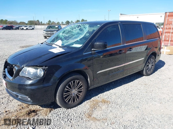 2014 Chrysler Town & Country S with VIN 2C4RC1HGXER225397, listed as a IAAI auction lot 41023867 with 180,093 mi miles and . Bid and sale history available at DreamBid. Image 2.