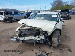 2008 Chrysler 300 C Hemi with VIN 2C3KA63HX8H260492, listed as a IAAI auction lot 41897779 with 0 mi miles. Bid and sale history available at carsss.com. Image 2.