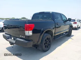 2013 Toyota Tundra z VIN 5TFDW5F15DX321719, wystawiony jako IAAI lot #42269647 z przebiegiem 174 242 mil mil oraz . Historia ofert i sprzedaży dostępna na DreamBid. Obrazek 4.