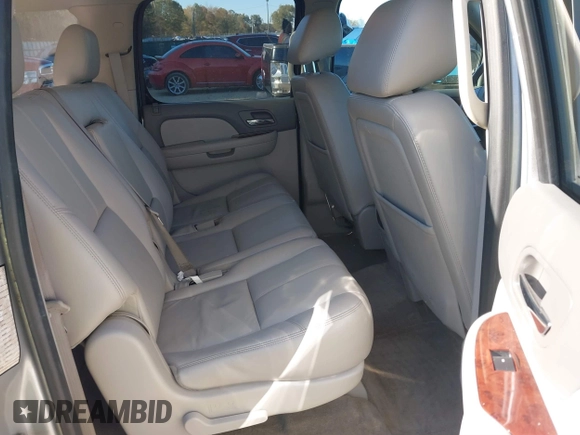 2013 Chevrolet Suburban LT with VIN 1GNSCJE03DR201530, listed as a IAAI auction lot 37988428 with 107,892 mi miles. Bid and sale history available at carsss.com. Image 8.
