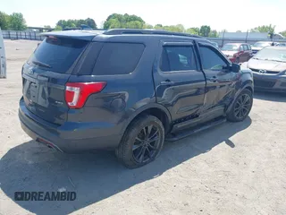 2017 Ford Explorer XLT z VIN 1FM5K8D8XHGA86463, wystawiony jako IAAI lot #42043922 z przebiegiem 83 025 mil mil oraz . Historia ofert i sprzedaży dostępna na DreamBid. Obrazek 4.