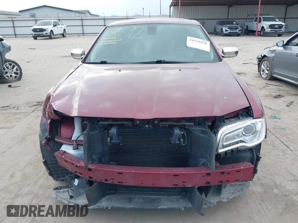 2019 Chrysler 300 Limited with VIN 2C3CCAKG4KH586497, listed as a IAAI auction lot 41511850 with 55,479 mi miles. Bid and sale history available at carsss.com. Image 13.