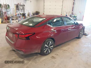 2022 Nissan Altima SV z VIN 1N4BL4DV8NN417699, wystawiony jako IAAI lot #42198230 z przebiegiem 66 233 mil mil oraz . Historia ofert i sprzedaży dostępna na DreamBid. Obrazek 4.