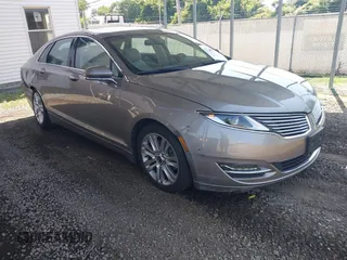 2016 Lincoln MKZ with VIN 3LN6L2J90GR614644, listed as a IAAI auction lot 42547420 with 45,237 mi miles and . Bid and sale history available at DreamBid. Image 1.