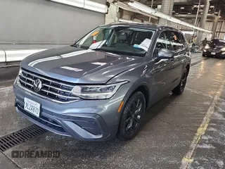 2024 Volkswagen Tiguan SE z VIN 3VV3B7AX7RM106937, wystawiony jako IAAI lot #42845192 z przebiegiem 32 134 mil mil oraz . Historia ofert i sprzedaży dostępna na DreamBid. Obrazek 30.