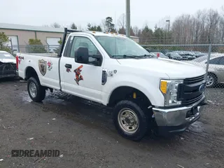 2017 Ford Super Duty F-250 SRW XLT with VIN 1FTBF2B60HEC06678, listed as a IAAI auction lot 41739060 with 175,028 mi miles. Bid and sale history available at carsss.com. Image 1.