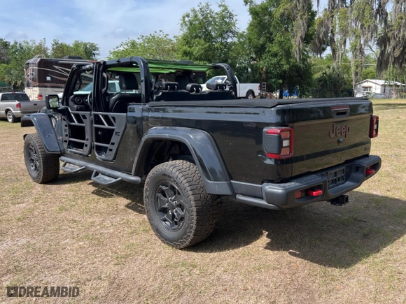 2020 Jeep Gladiator Rubicon with VIN 1C6JJTBG3LL117899, listed as a Copart auction lot 54328235 with 52,674 mi miles and Non Repairable. Bid and sale history available at carsss.com. Image 3.