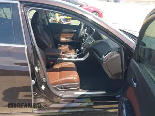 2015 Acura TLX z VIN 19UUB1F31FA018109, wystawiony jako IAAI lot #42045022 z przebiegiem 50 830 mil mil oraz . Historia ofert i sprzedaży dostępna na DreamBid. Obrazek 5.