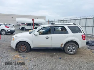 2011 Ford Escape Limited с VIN 1FMCU0EG9BKB38467, выставлен на аукционе IAAI как лот 42383927 с пробегом 271 130 миль миль и . История ставок и продаж доступна на DreamBid. Изображение 14.