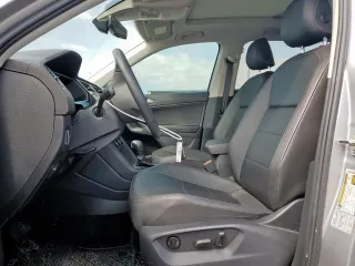2020 Volkswagen Tiguan SE with VIN 3VV2B7AX0LM060645, listed as a Copart auction lot 51286495 with 63,274 mi miles and Salvage Title. Bid and sale history available at DreamBid. Image 7.