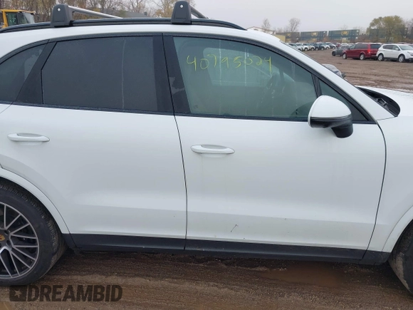 2023 Porsche Cayenne z VIN WP1AA2AY1PDA09213, wystawiony jako IAAI lot #40795024 z przebiegiem 22 522 mil mil oraz . Historia ofert i sprzedaży dostępna na DreamBid. Obrazek 14.