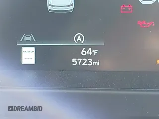 2025 Hyundai Elantra SE z VIN KMHLL4DG6SU864299, wystawiony jako IAAI lot #42024320 z przebiegiem 5 723 mil mil oraz . Historia ofert i sprzedaży dostępna na DreamBid. Obrazek 16.