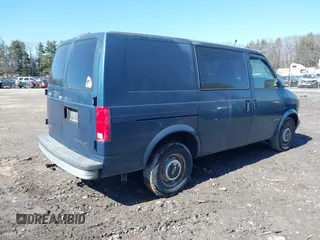 1998 Chevrolet Astro Cargo Van with VIN 1GCDM19W1WB194599, listed as a IAAI auction lot 41771541 with 178,607 mi miles. Bid and sale history available at carsss.com. Image 4.