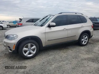 2013 BMW X5 xDrive50i z VIN 5UXZV8C50D0C15786, wystawiony jako Copart lot #45187975 z przebiegiem 132 344 mil mil oraz Czysty tytuł • Clean title. Historia ofert i sprzedaży dostępna na DreamBid. Obrazek 1.