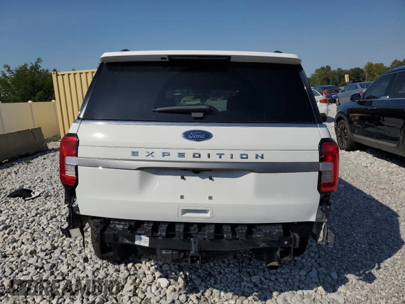 2023 Ford Expedition XL with VIN 1FMJU1G85PEA19176, listed as a Copart auction lot 70658624 with 16,243 mi miles and Salvage Title. Bid and sale history available at carsss.com. Image 6.
