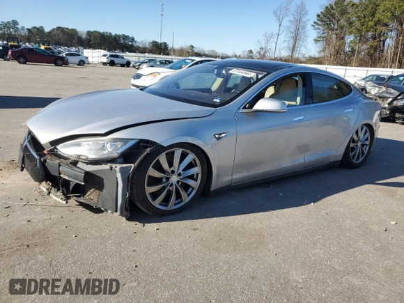 2013 Tesla Model S z VIN 5YJSA1DNXDFP04134, wystawiony jako Copart lot #87444944 z przebiegiem Nie podano mil oraz Czysty tytuł • Clean title. Historia ofert i sprzedaży dostępna na DreamBid. Obrazek 1.
