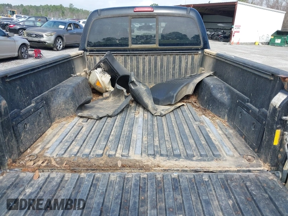 2013 Toyota Tacoma with VIN 3TMMU4FN1DM062090, listed as a IAAI auction lot 41572140 with 246,070 mi miles. Bid and sale history available at carsss.com. Image 8.