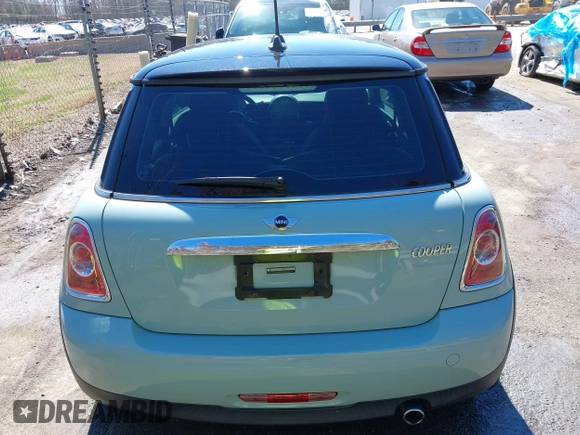2011 MINI Hardtop with VIN WMWSU3C50BT098662, listed as a IAAI auction lot 41820600 with 109,061 mi miles and . Bid and sale history available at DreamBid. Image 16.