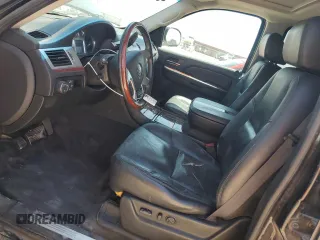 2009 Cadillac Escalade z VIN 1GYFC56219R115457, wystawiony jako Copart lot #52402425 z przebiegiem 95 926 mil mil oraz Szkoda całkowita • Salvage title. Historia ofert i sprzedaży dostępna na DreamBid. Obrazek 7.