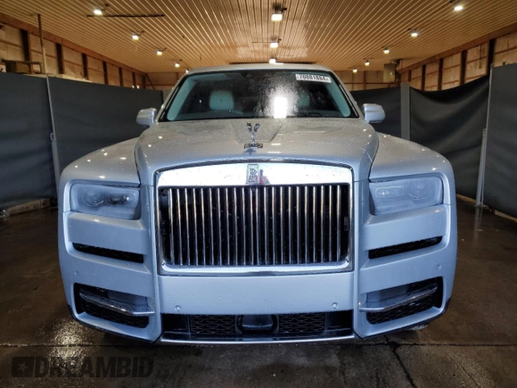 2024 Rolls-Royce Cullinan z VIN SLATV4C09RU224513, wystawiony jako Copart lot #70881884 z przebiegiem 3466 mil mil oraz Szkody całkowita. Historia ofert i sprzedaży dostępna na DreamBid. Obrazek 5.