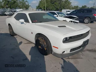2016 Dodge Challenger R/T Scat Pack z VIN 2C3CDZFJ5GH289781, wystawiony jako IAAI lot #42098014 z przebiegiem Nie podano mil oraz . Historia ofert i sprzedaży dostępna na DreamBid. Obrazek 1.