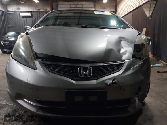2010 Honda Fit with VIN JHMGE8H29AS020675, listed as a IAAI auction lot 41832465 with 212,713 mi miles. Bid and sale history available at carsss.com. Image 6.