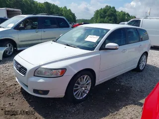 2010 Volvo V50 with VIN YV1382MW1A2553319, listed as a IAAI auction lot 39823937 with 317,330 mi miles. Bid and sale history available at carsss.com. Image 2.