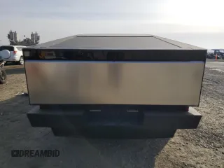 2024 Tesla Cybertruck z VIN 7G2CEHED1RA021263, wystawiony jako Copart lot #89275525 z przebiegiem 4 114 mil mil oraz Szkoda całkowita • Salvage title. Historia ofert i sprzedaży dostępna na DreamBid. Obrazek 6.