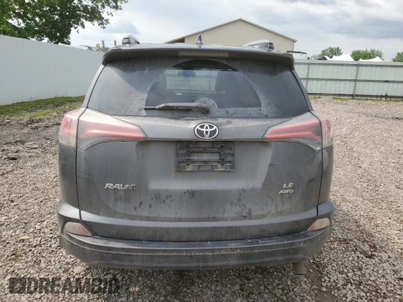 2017 Toyota RAV4 LE z VIN JTMBFREV3HJ118680, wystawiony jako Copart lot #60592805 z przebiegiem 213 787 mil mil oraz Szkoda całkowita • Salvage title. Historia ofert i sprzedaży dostępna na DreamBid. Obrazek 6.