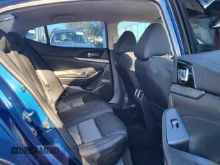 2017 Nissan Maxima S with VIN 1N4AA6AP2HC412419, listed as a Copart auction lot 56523665 with 53,456 mi miles and Clean Title. Bid and sale history available at DreamBid. Image 6.