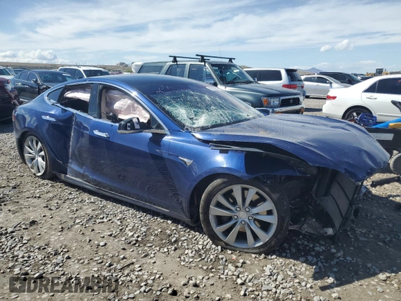 2017 Tesla Model S 100D z VIN 5YJSA1E27HF204491, wystawiony jako Copart lot #55160945 z przebiegiem 57 059 mil mil oraz Szkoda całkowita • Salvage title. Historia ofert i sprzedaży dostępna na DreamBid. Obrazek 4.