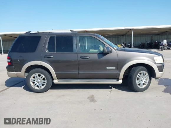 2006 Ford Explorer z VIN 1FMEU64E56UB52663, wystawiony jako IAAI lot #42002830 z przebiegiem 199 847 mil mil oraz . Historia ofert i sprzedaży dostępna na DreamBid. Obrazek 13.